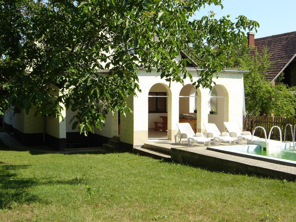 Somogyi Vendeghaz Villa Zamárdi Exterior foto